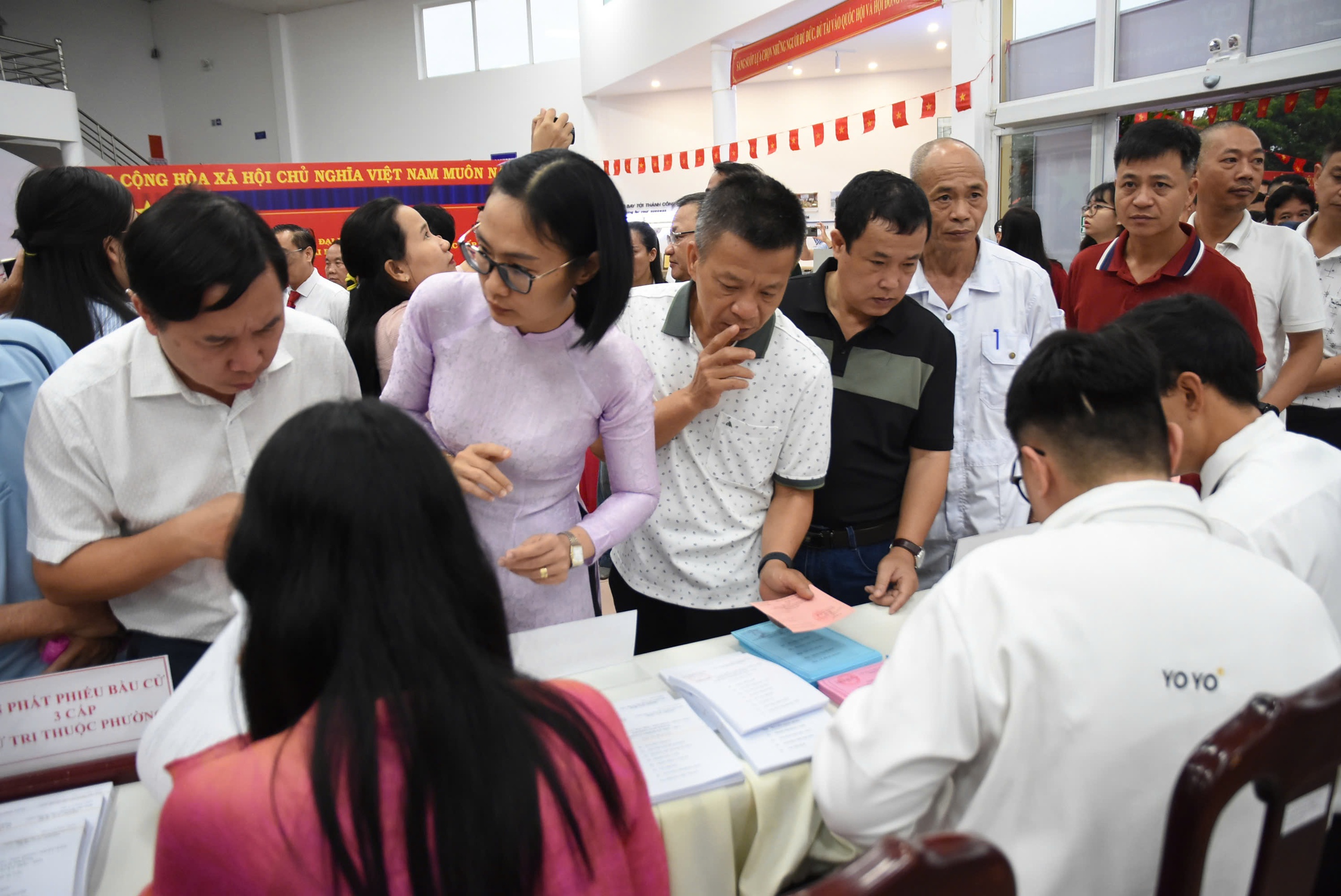 Bầu cử sớm TPHCM 2026: Khai mạc thành công tại 4 khu vực bỏ phiếu - Ảnh 4.