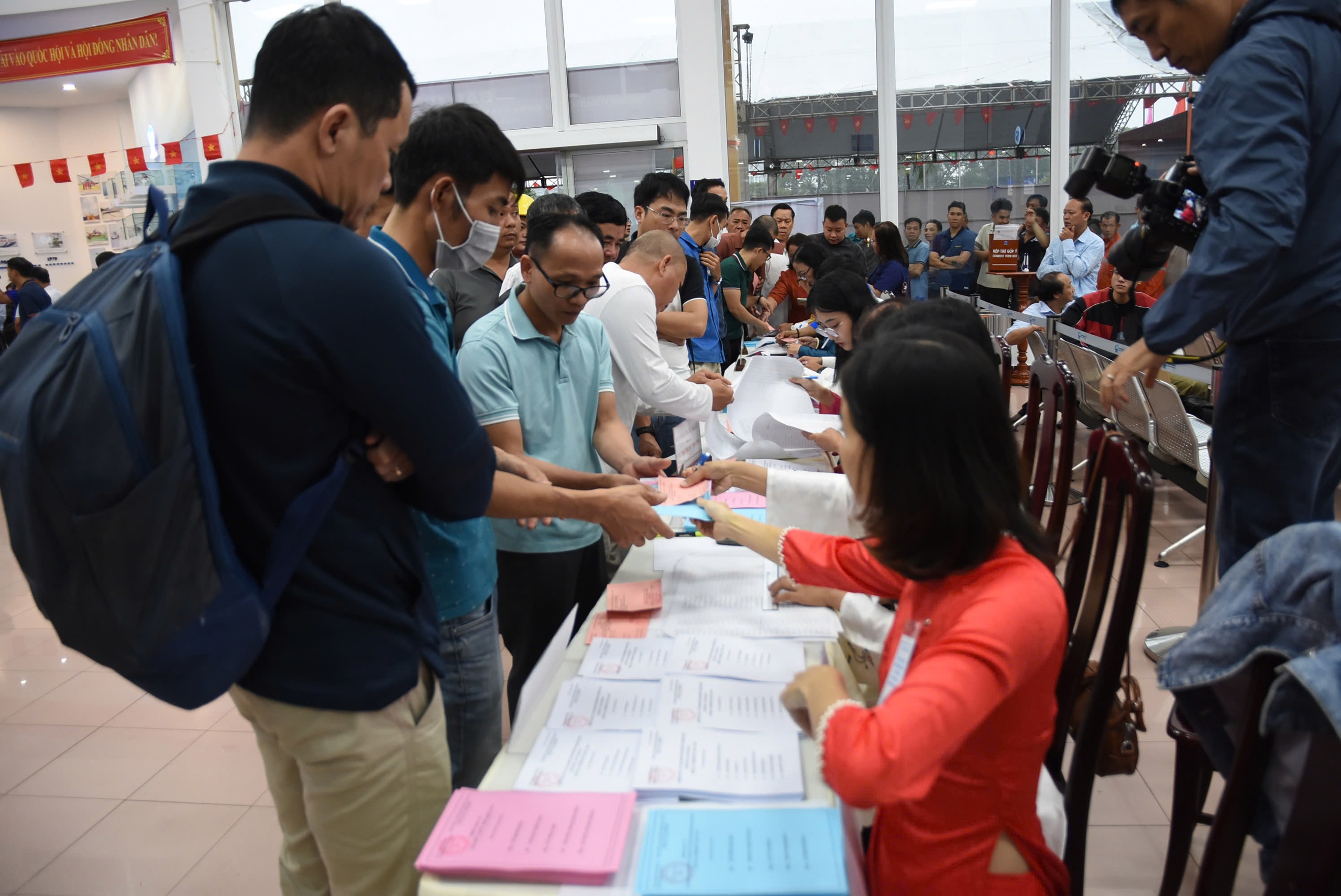 Bầu cử sớm TPHCM 2026: Khai mạc thành công tại 4 khu vực bỏ phiếu - Ảnh 5.