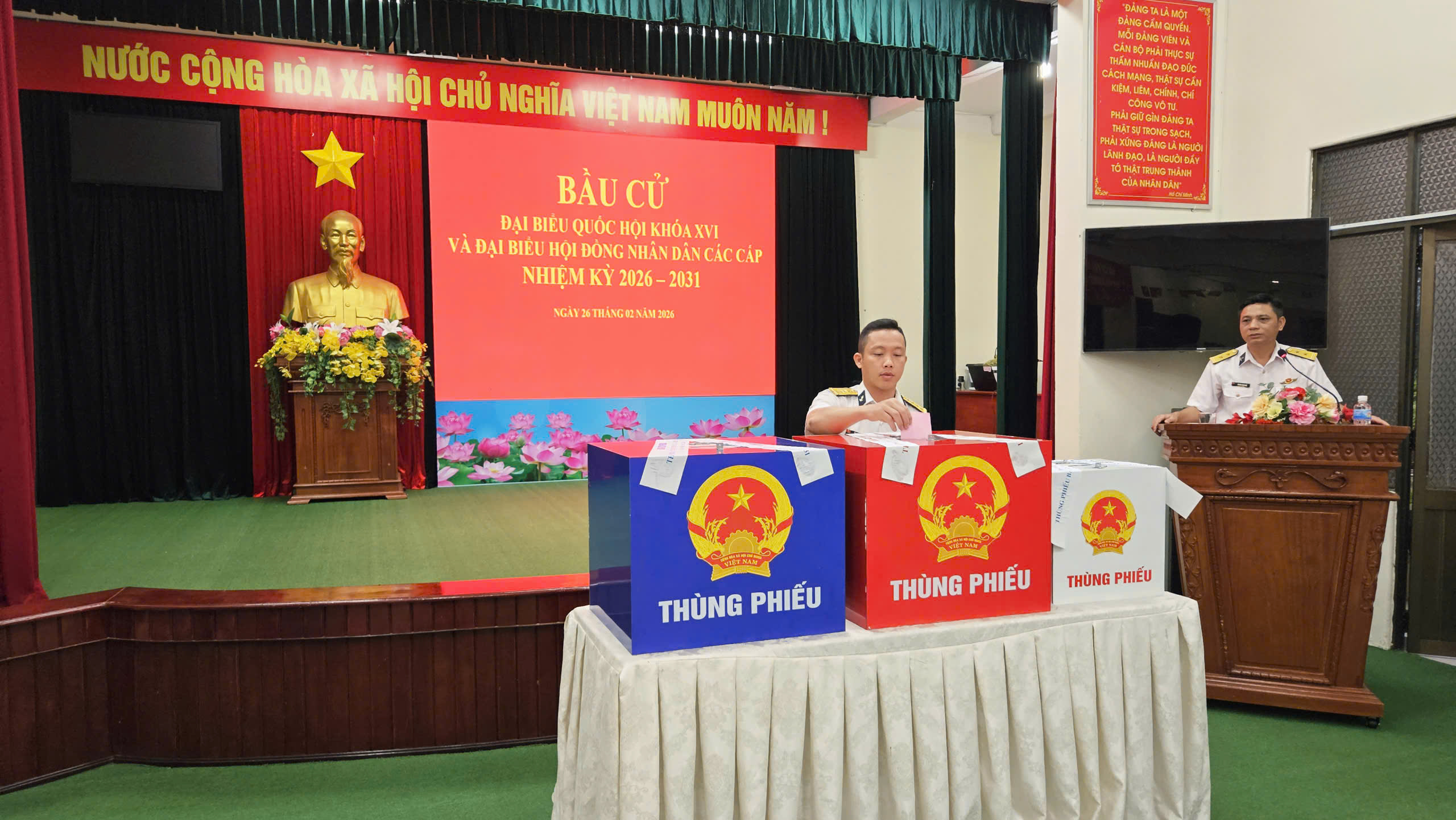 Bầu cử sớm TPHCM 2026: Khai mạc thành công tại 4 khu vực bỏ phiếu - Ảnh 7.