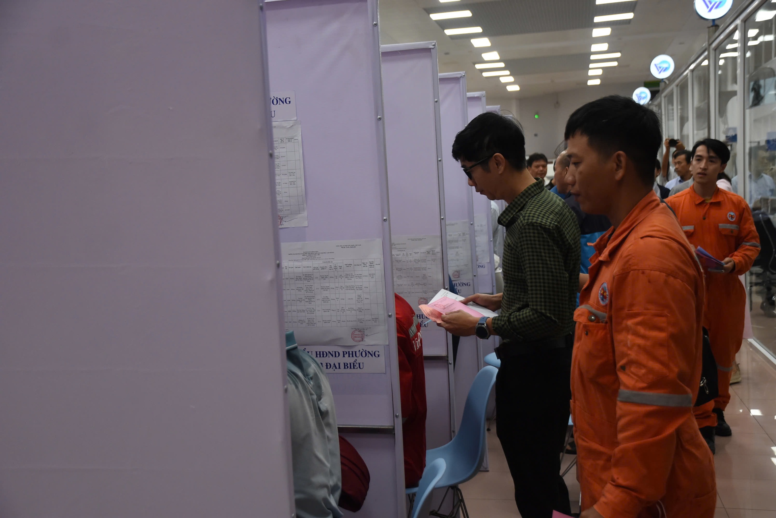 Bầu cử sớm TPHCM 2026: Khai mạc thành công tại 4 khu vực bỏ phiếu - Ảnh 8.