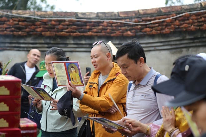 La cérémonie d'ouverture du festival du printemps de Yên Tử s'est déroulée solennellement - Photo 3.