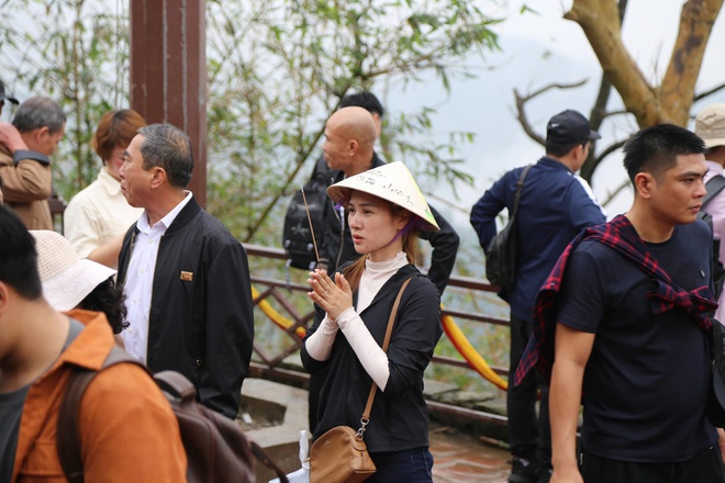 La cérémonie d'ouverture du festival du printemps de Yên Tử s'est déroulée solennellement - Photo 5.