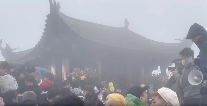 La cérémonie d'ouverture du festival du printemps de Yên Tử s'est déroulée solennellement - Photo 11.