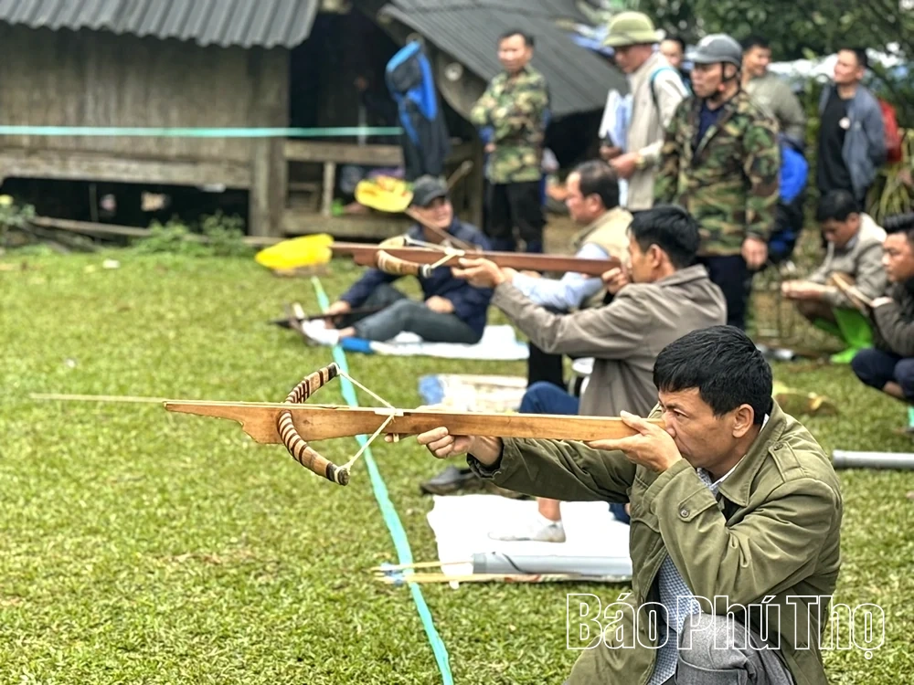 De unieke kenmerken van het Dinh Bang-festival.
