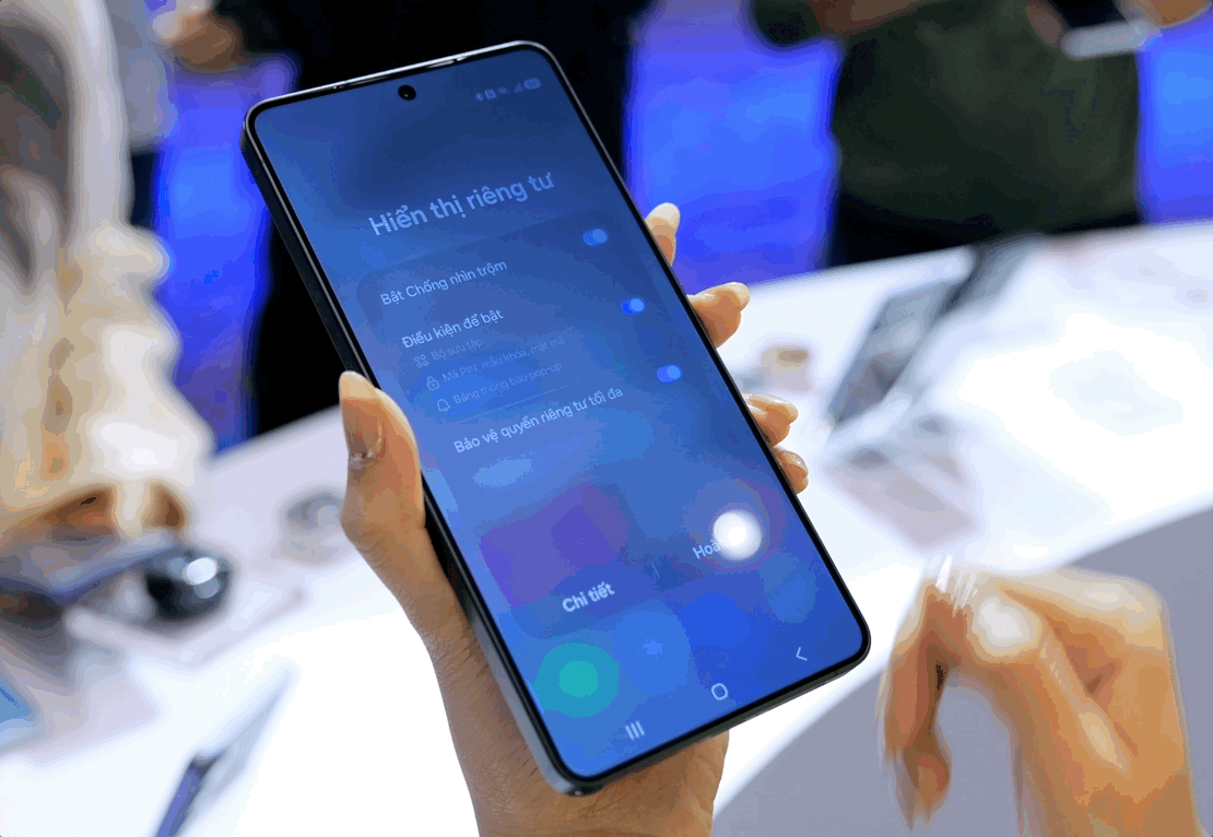 Samsung Galaxy S26 Ultra, Galaxy S26 launch, Galaxy S26 price, Galaxy S26 Privacy Display, smartphone anti-peeping feature (image 1) Samsung Galaxy S26 Ultra, Galaxy S26 ra mat, Galaxy S26 gia ban, Galaxy S26 Privacy Display, chong nhin trom smartphone anh 1