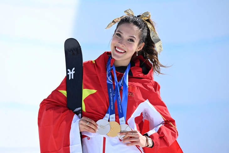 Eileen Gu: Nữ sinh Stanford và 5 huy chương Olympic danh giá - Ảnh 3.