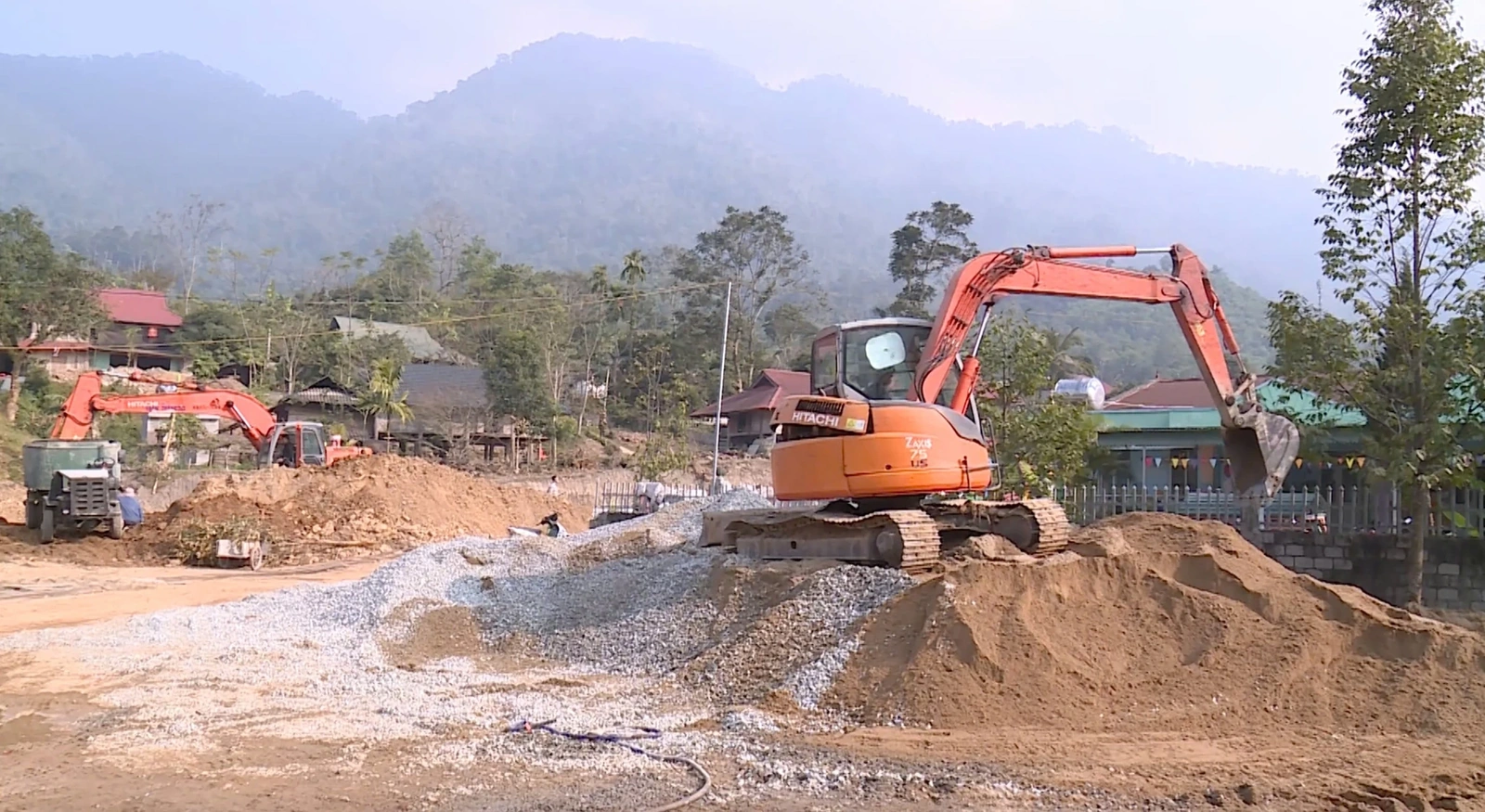 เร่งรัดความคืบหน้าการก่อสร้างโรงเรียนประจำหลายระดับ