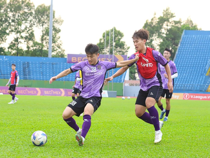 V-League trở lại: Derby rực lửa, nhóm cuối “nghẹt thở” vì trụ hạng - Ảnh 3.