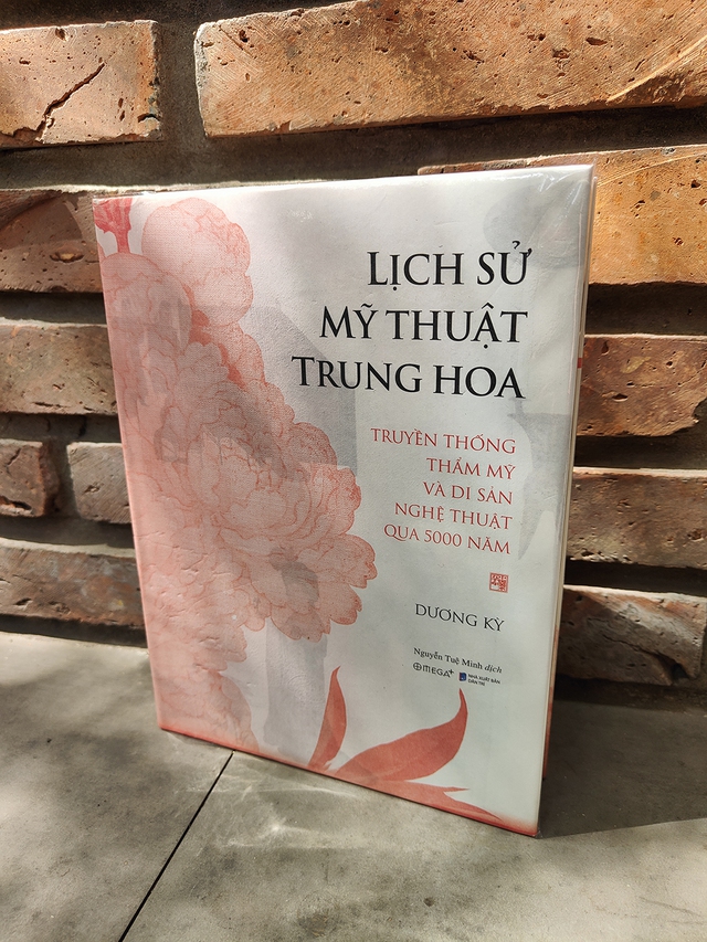 Ottimo libro: squisiti dipinti di cavalli dell'artista Han Can - Foto 3. Sách hay: Tranh ngựa xuất thần của họa sư Hàn Cán- Ảnh 3.