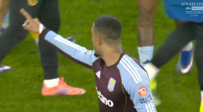 Thua đội chót bảng, thủ quân Aston Villa “đối đầu” CĐV nhà - Ảnh 1.