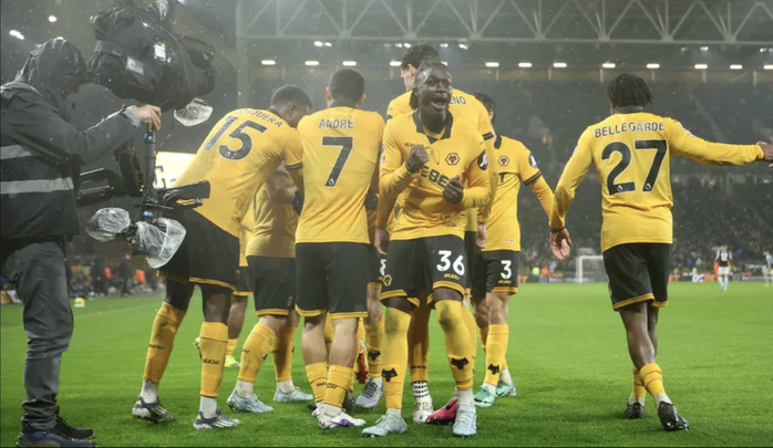 Wolverhampton quật ngã đội hạng ba Aston Villa, Ngoại hạng Anh sốc nặng - Ảnh 4.