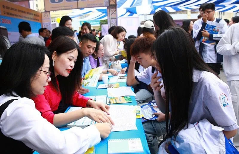 Giúp học sinh lớp 12 tự tin “về đích”