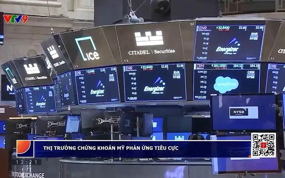Jedním z nejvýznamnějších vývojů minulého týdne byl posun ve vnímání umělé inteligence na trhu. Một trong những diễn biến đáng chú ý nhất tuần qua là sự thay đổi trong cách nhìn nhận của thị trường về AI