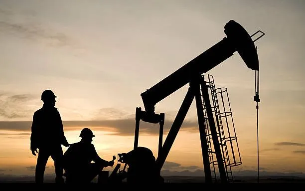 L'OPEC+ prenderà in considerazione un aumento maggiore della produzione petrolifera in seguito al raid aereo israeliano contro l'Iran. OPEC+ sẽ cân nhắc tăng sản lượng dầu mạnh hơn sau khi Israel không kích Iran