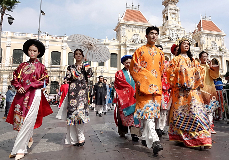 Lễ hội áo dài - Ảnh 1.