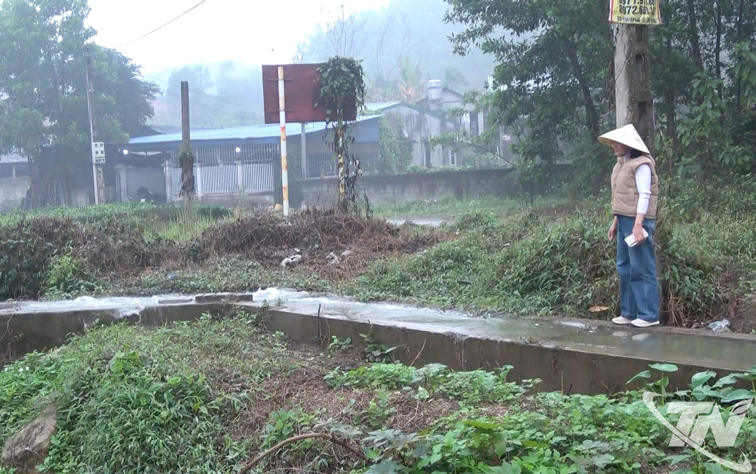 La stazione di pompaggio di Dong Sam, nel comune di An Khanh, funziona stabilmente, garantendo l'approvvigionamento idrico per l'irrigazione della produzione di riso primaverile.