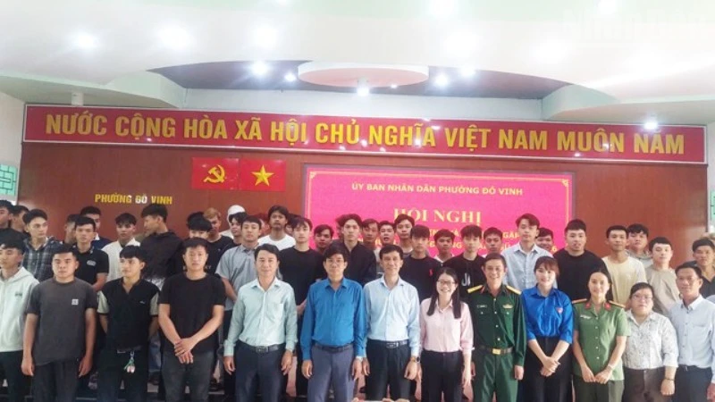 Thanh niên Khánh Hòa vững bước quân hành - Vietnam.vn