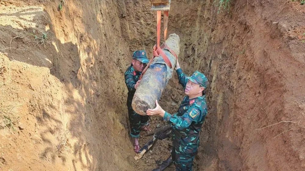 Le autorità hanno spostato la bomba in un'area di smaltimento sicura.