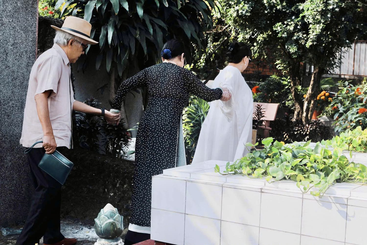 https://static-images.vnncdn.net/vps_images_publish/000001/000003/2026/2/24/khanhly-141.jpeg