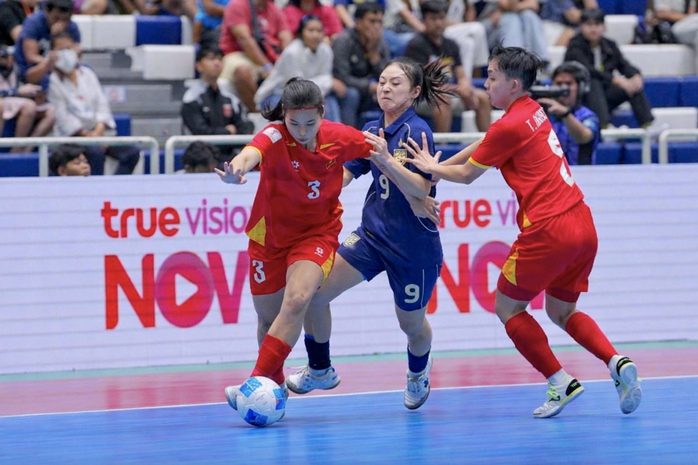 Cú vấp đáng tiếc của futsal nữ Việt Nam - Ảnh 1.