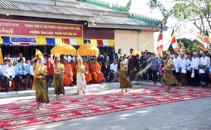 ງານບຸນຟູ໋ກບຽນ - ປະເພນີທາງສາສະໜາທີ່ສວຍງາມຂອງຊາວປະມົງ.