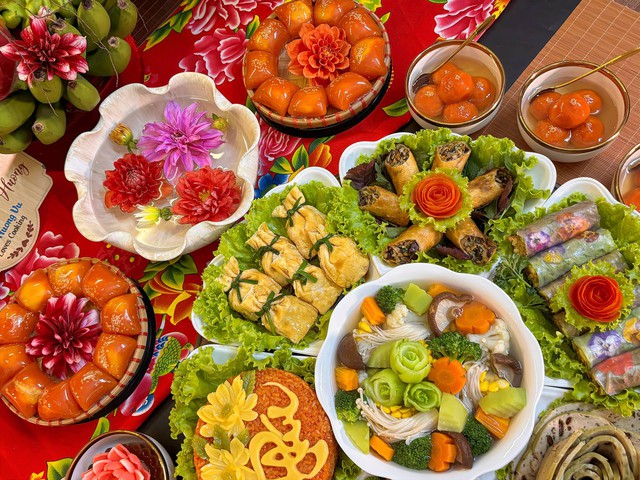 Quali piatti vanno inclusi nel vassoio delle offerte per la luna piena del primo mese lunare e come disporli nel modo più elegante? - Foto 3. Mâm cúng rằm tháng giêng gồm những món gì và cách bày biện đẹp mắt nhất - Ảnh 3.