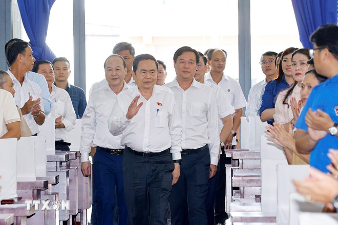 ttxvn-chu-tich-quoc-hoi-tran-thanh-man-tiep-xuc-cu-tri-tai-xa-tan-an-hoi-ho-chi-minh-0303-1.jpg