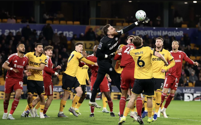 Il Liverpool subisce una sconfitta scioccante nei minuti di recupero, il Wolverhampton batte un'altra 