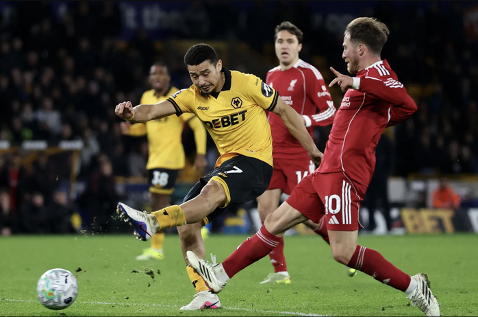 Il Liverpool subisce una sconfitta scioccante nei minuti di recupero, il Wolverhampton batte un'altra 
