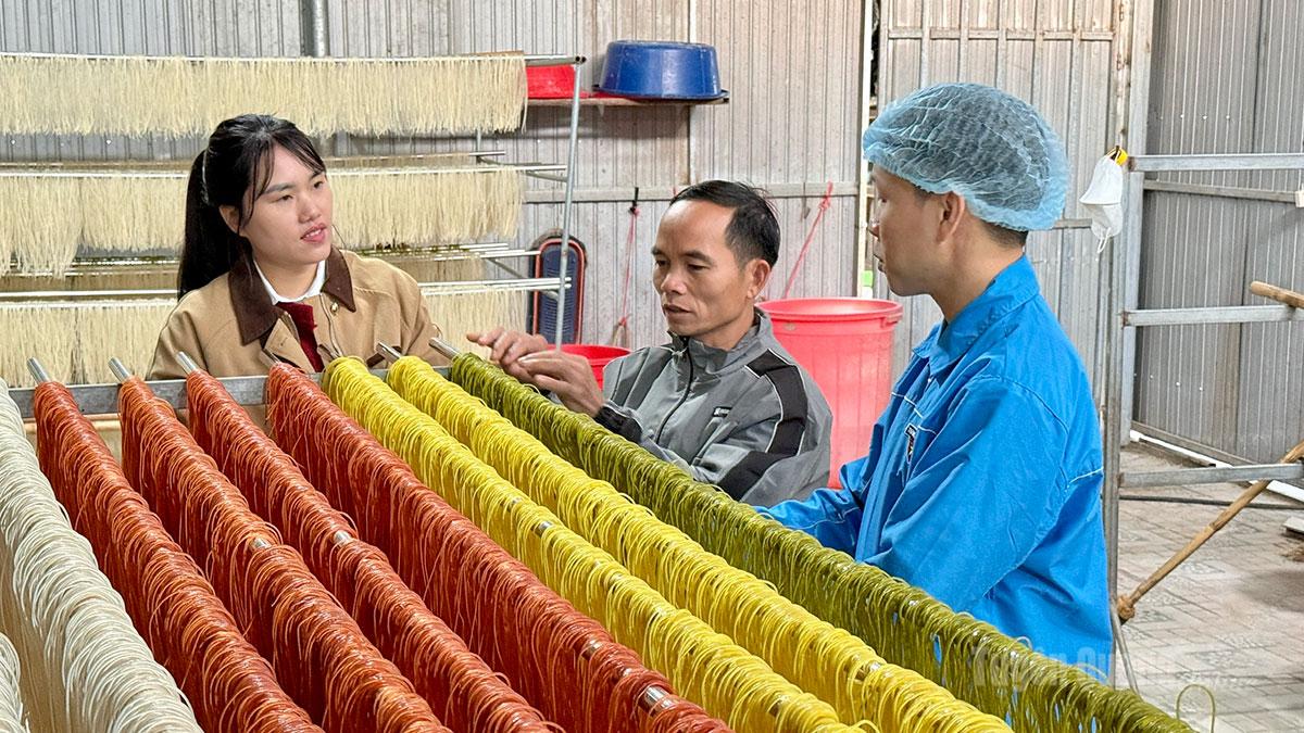 Eine angesehene Persönlichkeit in der Gemeinde Hong Thai fördert die wirtschaftliche Entwicklung der Bevölkerung durch lokale Agrarprodukte