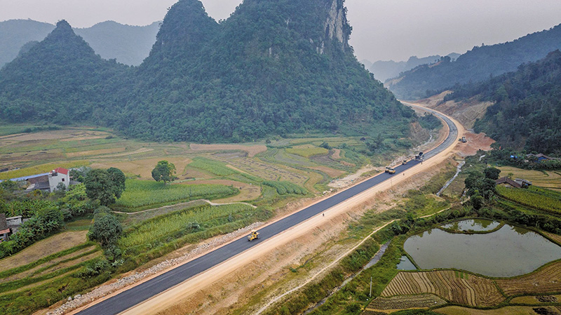 2-Thi công cao tốc Đồng Đăng - Trà Lĩnh (3).jpg