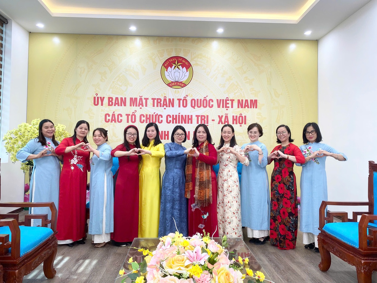 Phụ nữ Sơn La rạng rỡ trong 