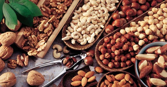 Ăn gì chống rụng tóc? - Ảnh 2.