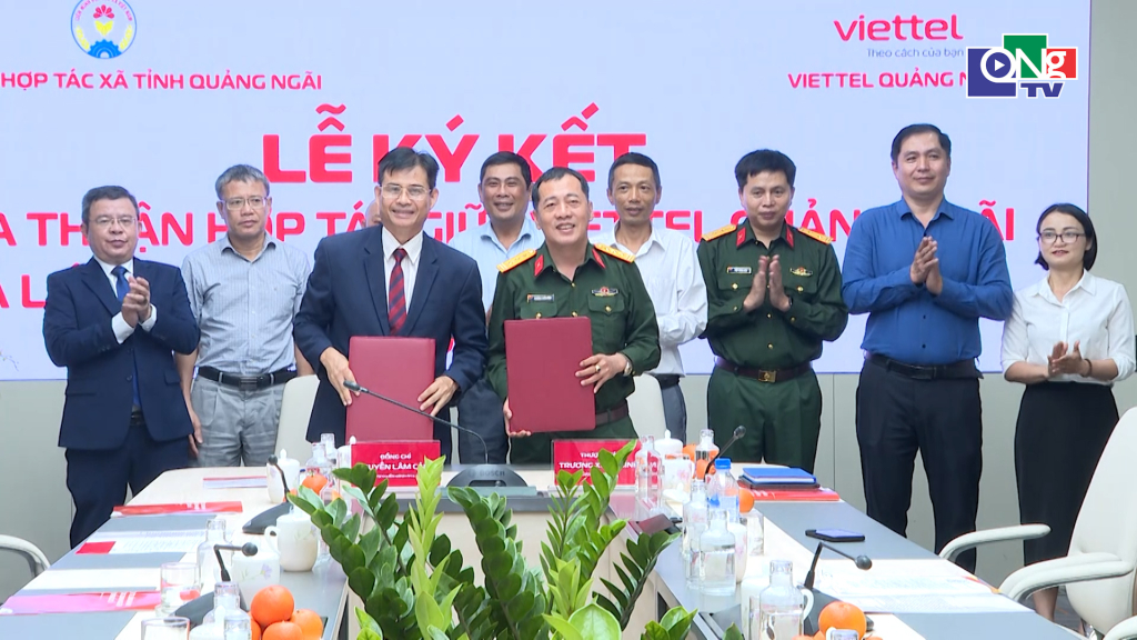 Viettel Quang Ngai and the Provincial Cooperative Alliance signed a cooperation agreement to implement digital transformation solutions.