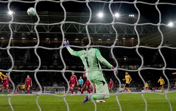 10 nga historitë më spektakolare të mbijetesës në historinë e Premier League - Foto 2.