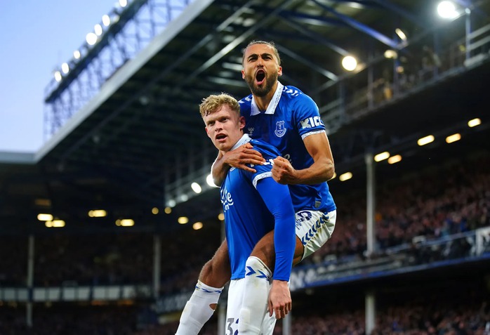 10 nga lëvizjet më spektakolare për të shmangur rënien në historinë e Premier League - Foto 8.