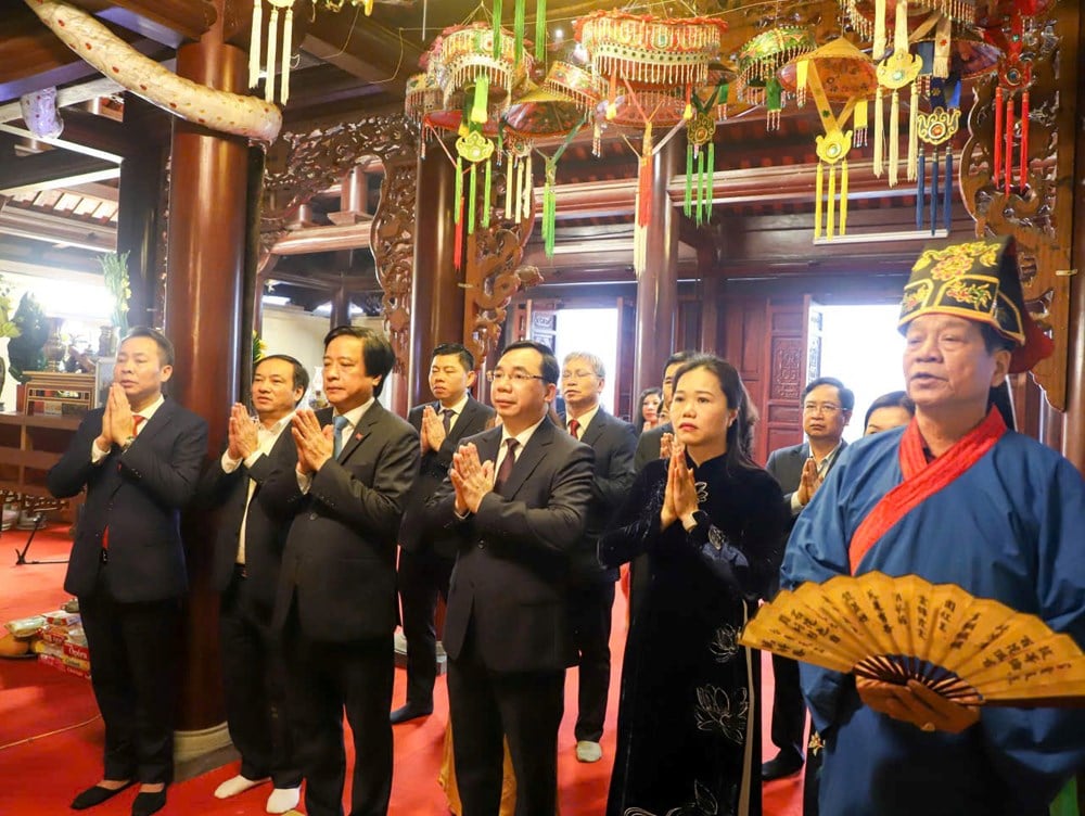 Phu Tho: Il rinomato artigiano Bui Van Lung preserva con discrezione l'anima di Mo Muong - foto 3