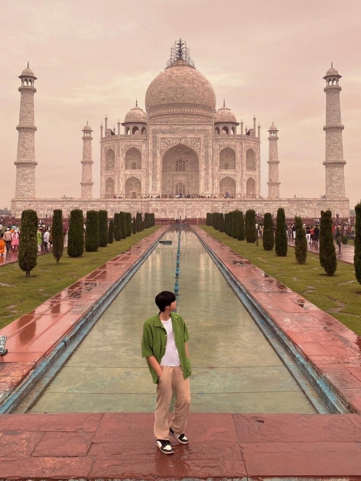 Il celebre Taj Mahal, monumento indiano, è particolarmente suggestivo se fotografato all'alba o al tramonto.