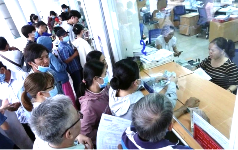 Học phí đại học 2026: Có ngành tăng gần gấp đôi - Ảnh 1.