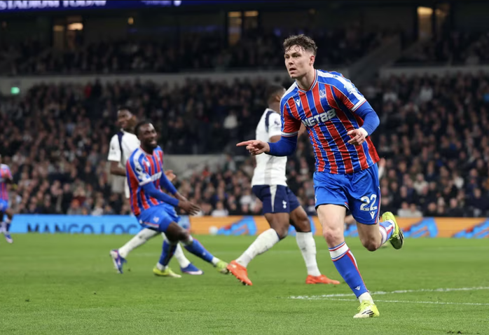 Tottenham collapsed in 10 minutes of added time, suffering a shocking home defeat to Crystal Palace - Photo 5.