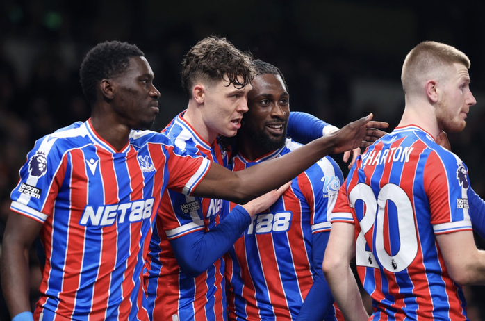 Tottenham collapsed in 10 minutes of added time, suffering a shocking home defeat to Crystal Palace - Photo 6.