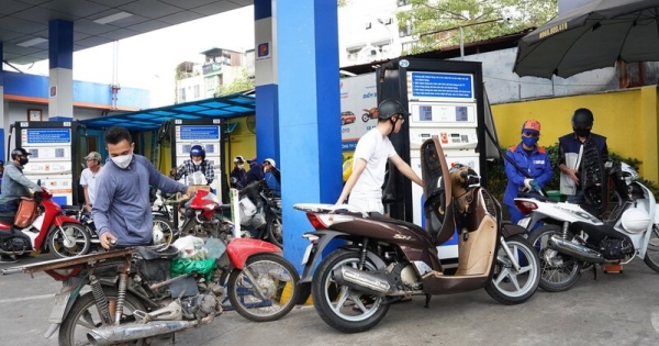 Hanoi intensiveert de inspecties van benzine- en dieselbedrijven te midden van internationale schomm