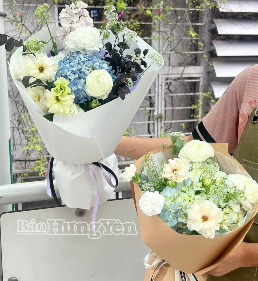 Quest'anno, i negozi si stanno concentrando maggiormente su bouquet più piccoli e dal design più delicato.