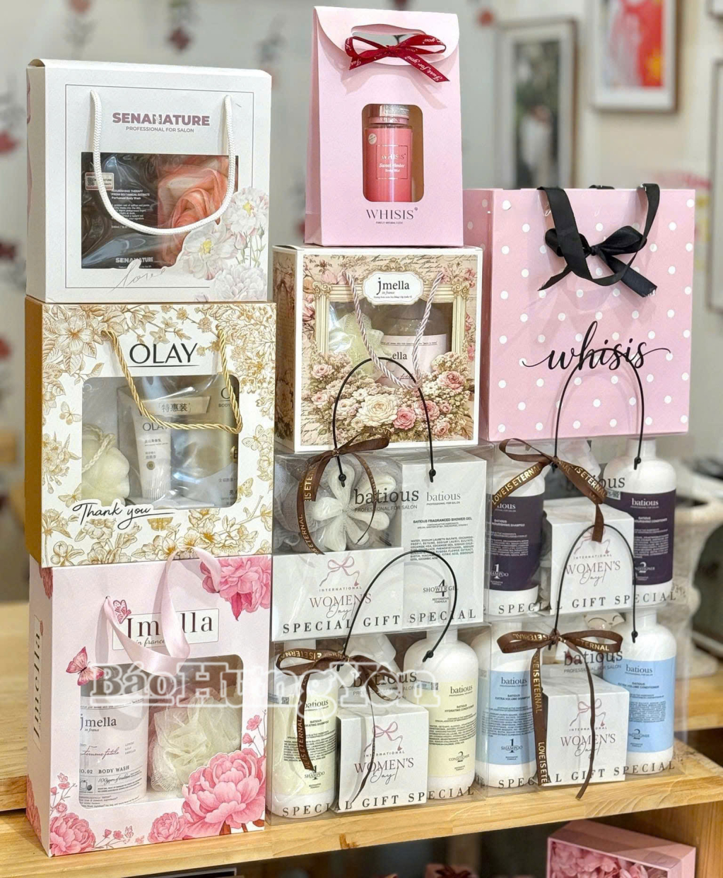 In occasione della Giornata internazionale della donna (8 marzo), i clienti potranno scegliere tra una varietà di set regalo finemente decorati.