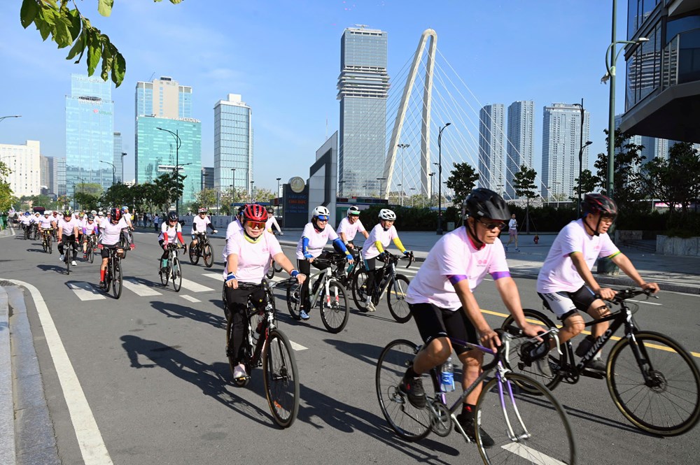 ベトナム・日本友好自転車レースは環境に優しい暮らしのメッセージを広めます。
