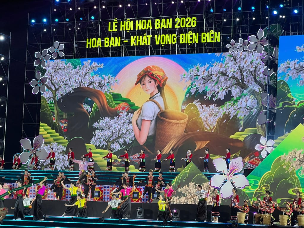 Die Generalprobe für das Hoa-Ban-Festival 2026 fand am Abend des 7. März statt. Foto: Minh Quan