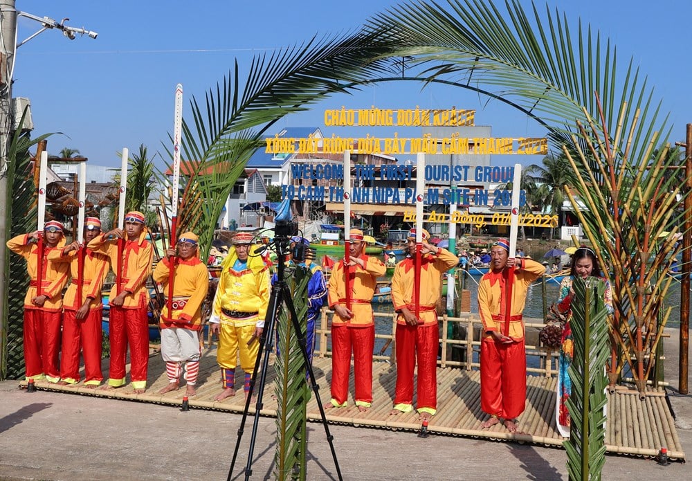 Promozione dell'arte del canto Ba Trao a Hoi An - foto 3