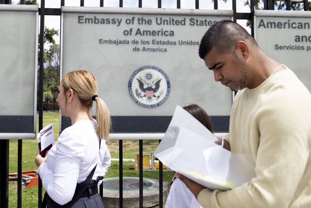 Mỹ tăng số quốc gia phải đóng phí cọc visa lên đến 15.000 USD - Ảnh 1.
