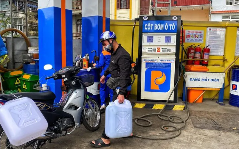 Bộ Công Thương yêu cầu thương nhân đầu mối đa dạng nguồn cung, không găm hàng xăng dầu