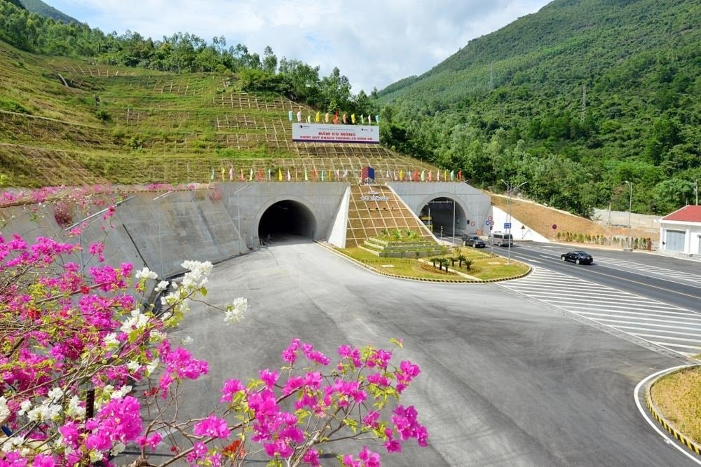 Il tunnel di Cù Mông verrà ammodernato e ampliato a quattro corsie per integrarsi con l'infrastruttura dell'autostrada Nord-Sud.